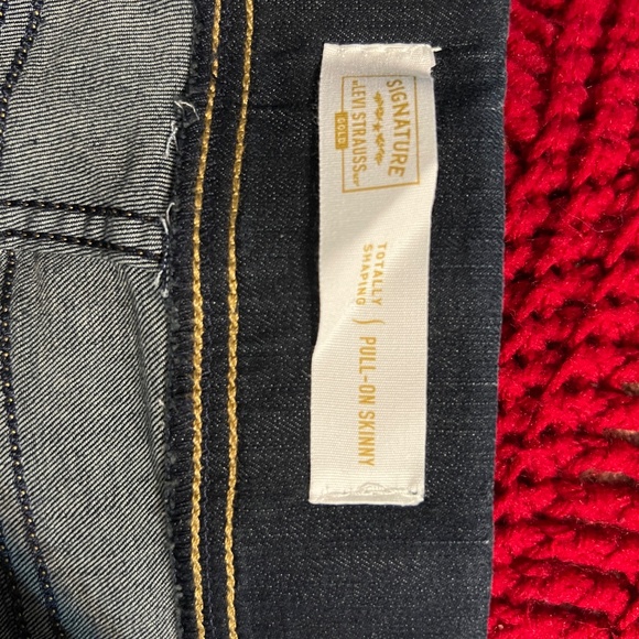 NWT Pull On Skinny Jeans - Signature by Levi's - Picture 3 of 4